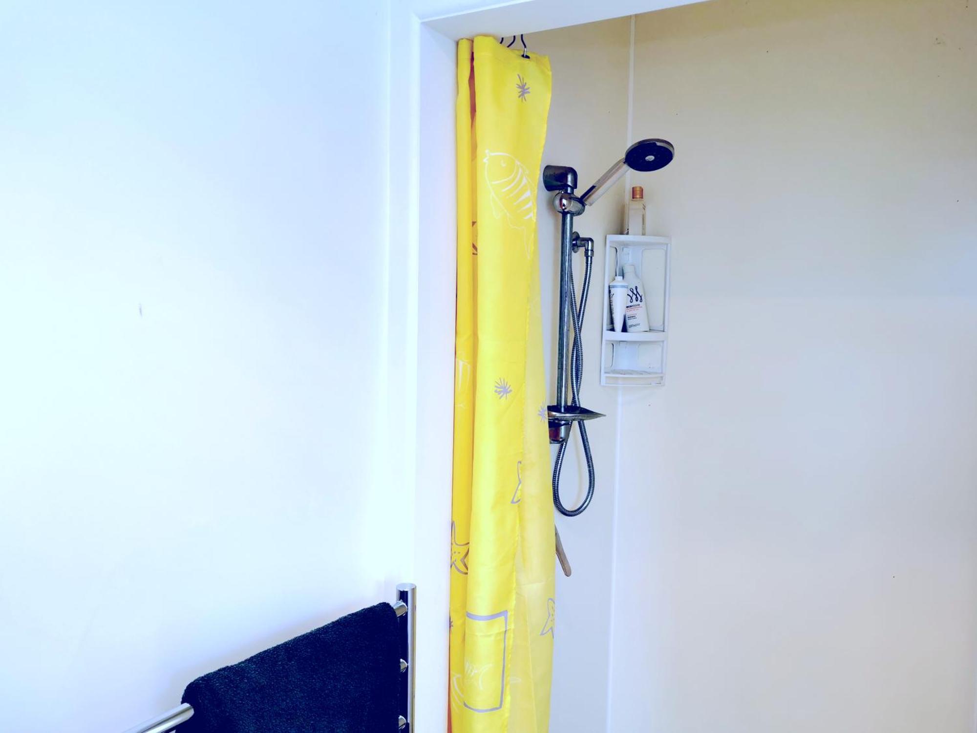 Separate Entry Guest Room With Private Bathroom In Forrest Hill Auckland Exterior photo
